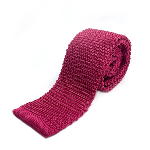 Knitted dark pink tie